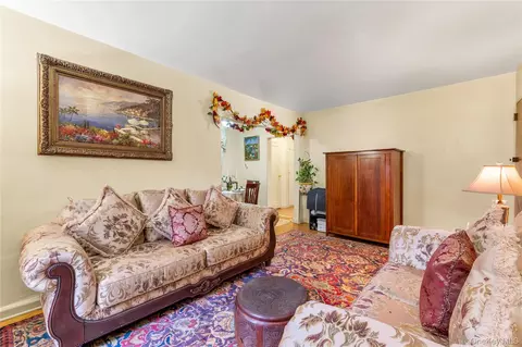 Living - 70-79 Park Dr E #B, Flushing, NY 11367 photo 2 of 3