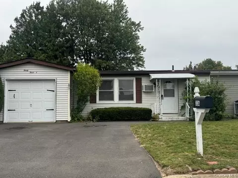 33 Limetree Dr # A, Manorville, NY 11949