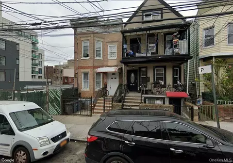 32-46 105 St, New York, NY 11369
