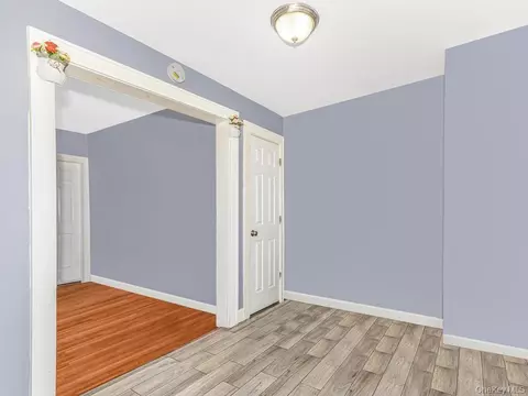 Entry Way - 1035 Elder Ave, New York, NY 10472 photo 5 of 5