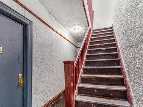 Entry Way - 1035 Elder Ave, New York, NY 10472 photo 2 of 5