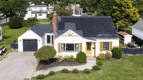 43 Foster Blvd, Babylon, NY 11702
