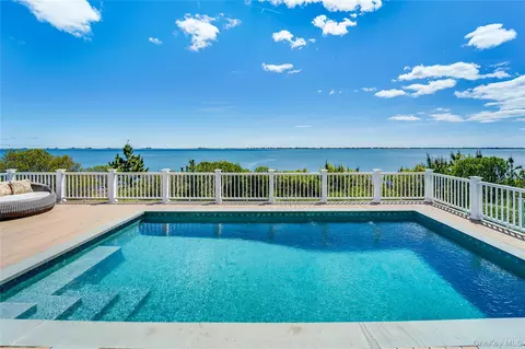 43 Tarpon Rd, East Quogue, NY 11942