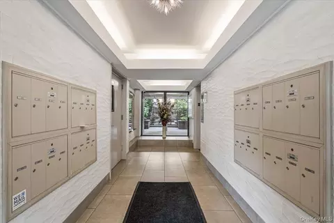 Entry Way - 7-24 166th St #2D, Whitestone, NY 11357 photo 1 of 1