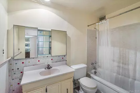Bath - 7-24 166th St #2D, Whitestone, NY 11357 photo 1 of 1