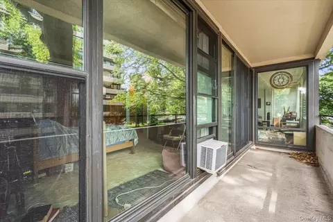Exterior - 7-24 166th St #2D, Whitestone, NY 11357 photo 2 of 8
