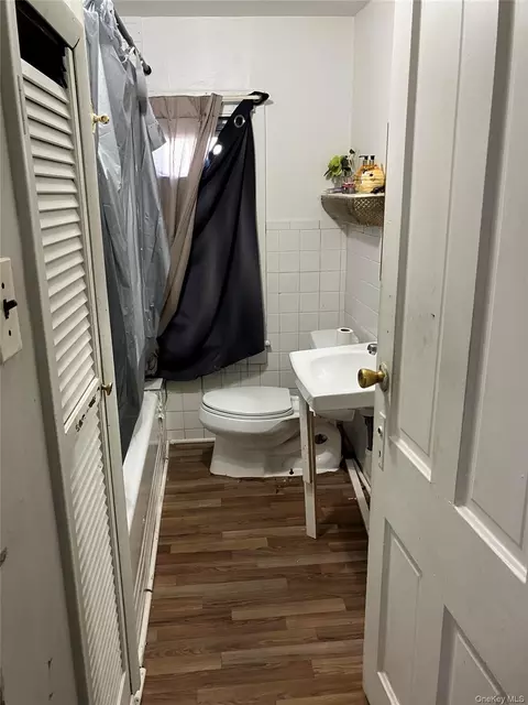 Bath - 51 Thompson St, Poughkeepsie, NY 12601 photo 1 of 2