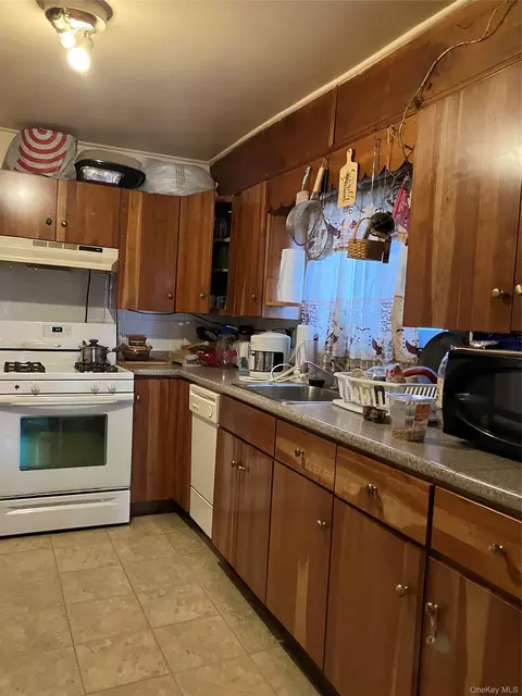 Kitchen - 51 Thompson St, Poughkeepsie, NY 12601 photo 1 of 1