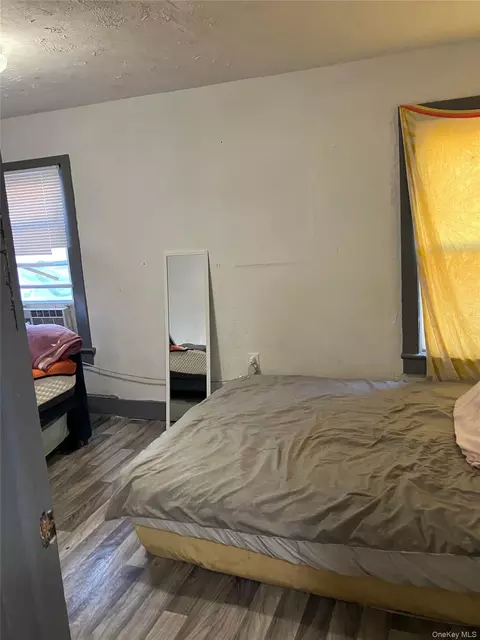 Bedroom - 51 Thompson St, Poughkeepsie, NY 12601 photo 2 of 4