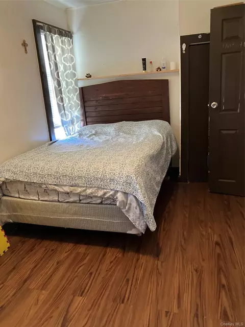 Bedroom - 51 Thompson St, Poughkeepsie, NY 12601 photo 4 of 4