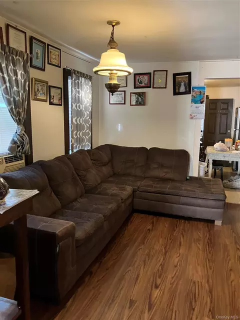 Living - 51 Thompson St, Poughkeepsie, NY 12601 photo 1 of 1