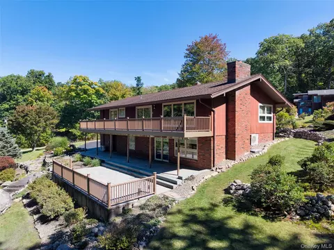 64 Clinton Rd, Tuxedo, NY 10987