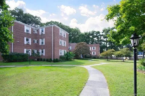 741 N Broadway #3D, Greenburgh, NY 10706