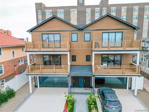 622 W Penn St, Long Beach, NY 11561