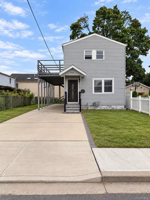 459 Roquette Ave, North Hempstead, NY 11001