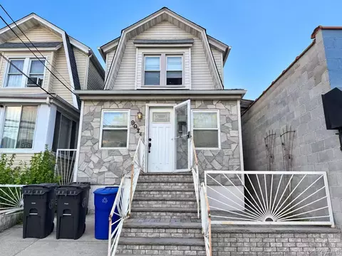 90-71 178th St, Jamaica, NY 11432