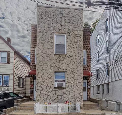 26 Villa Ave, Yonkers, NY 10704