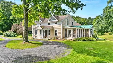 220 Woods Dr, Ancramdale, NY 12503