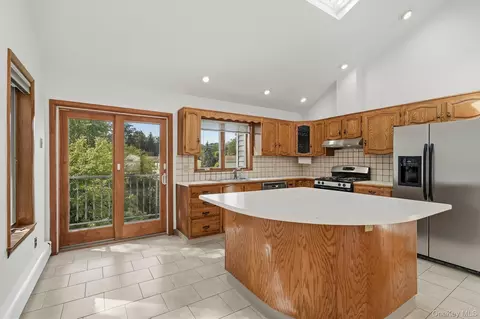 Kitchen - 38 Wall St, Mount Pleasant, NY 10595 photo 8 of 10