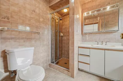 Bath - 38 Wall St, Mount Pleasant, NY 10595 photo 1 of 6
