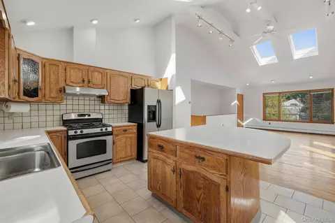 Kitchen - 38 Wall St, Mount Pleasant, NY 10595 photo 9 of 10
