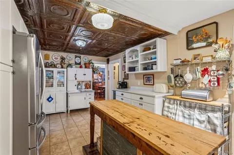 Kitchen - 92 Jennings Ave, Patchogue, NY 11772 photo 4 of 6
