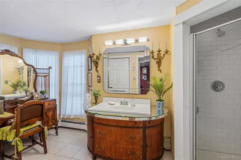 Bath - 92 Jennings Ave, Patchogue, NY 11772 photo 2 of 2