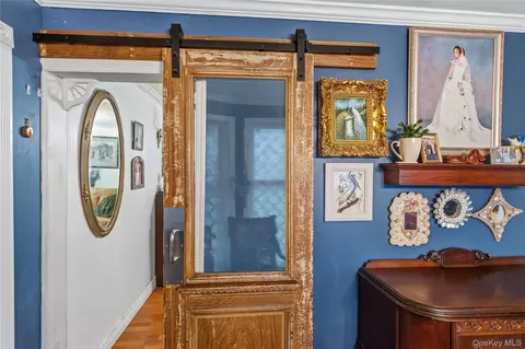 Entry Way - 92 Jennings Ave, Patchogue, NY 11772 photo 2 of 3