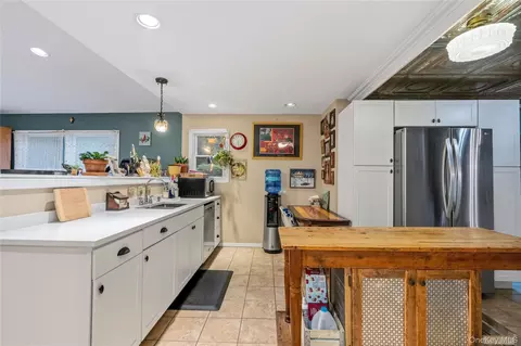 Kitchen - 92 Jennings Ave, Patchogue, NY 11772 photo 5 of 6