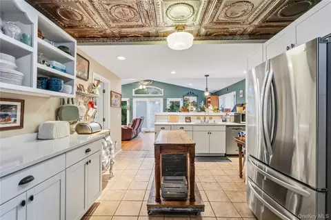 Kitchen - 92 Jennings Ave, Patchogue, NY 11772 photo 3 of 6