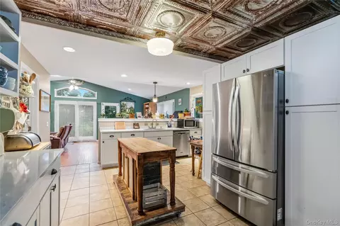 Kitchen - 92 Jennings Ave, Patchogue, NY 11772 photo 2 of 6