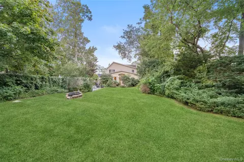 Exterior - 92 Jennings Ave, Patchogue, NY 11772 photo 6 of 7