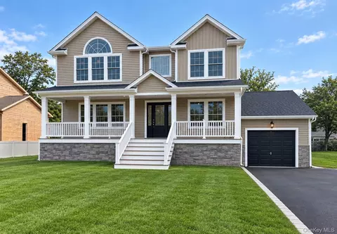 22 S 19th St, Wyandanch, NY 11798