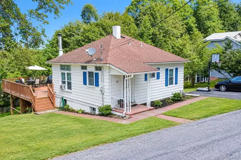 25 Oreco Ter, Monroe, NY 10950