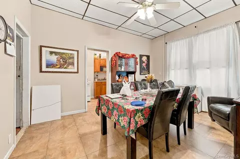 Dining - 227 Devoe St, Brooklyn, NY 11211 photo 1 of 1