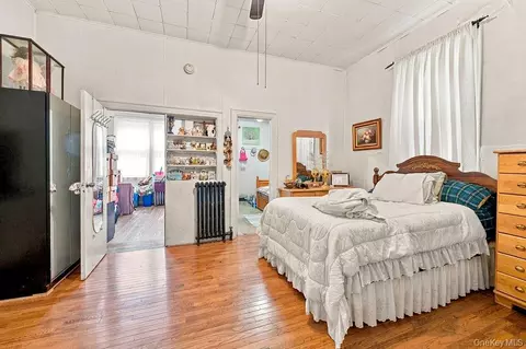 Bedroom - 227 Devoe St, Brooklyn, NY 11211 photo 1 of 5