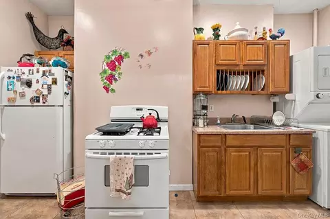 Kitchen - 227 Devoe St, Brooklyn, NY 11211 photo 1 of 3