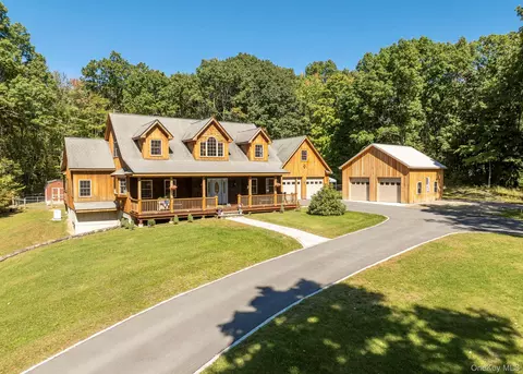 36 Appaloosa Ln, Washington, NY 12545