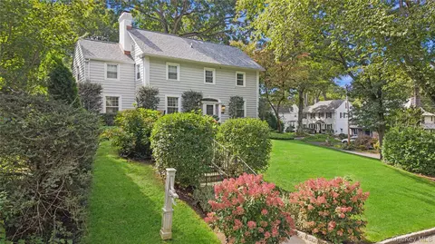 211 Douglas Pl, Mount Vernon, NY 10552