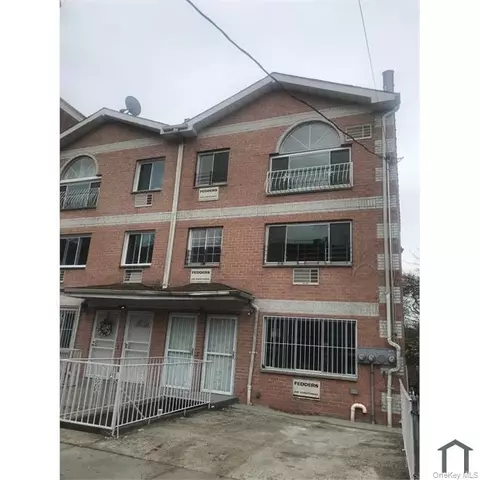 3969 Carpenter Ave, New York, NY 10466