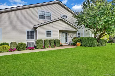 224 Erik Dr, Setauket, NY 11733