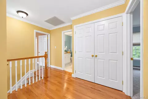 Entry Way - 344 Barton Ave, Brookhaven, NY 11772 photo 4 of 5