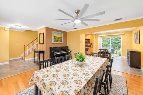 Dining - 344 Barton Ave, Brookhaven, NY 11772 photo 2 of 4