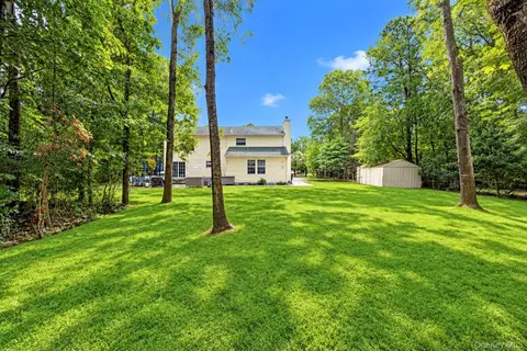 Exterior - 344 Barton Ave, Brookhaven, NY 11772 photo 6 of 11