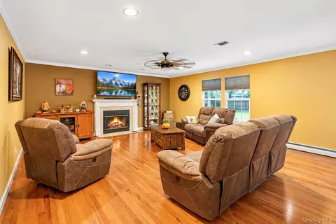 Living - 344 Barton Ave, Brookhaven, NY 11772 photo 1 of 2