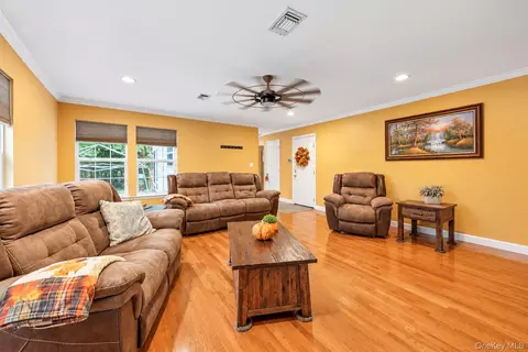 Other - 344 Barton Ave, Brookhaven, NY 11772 photo 3 of 14