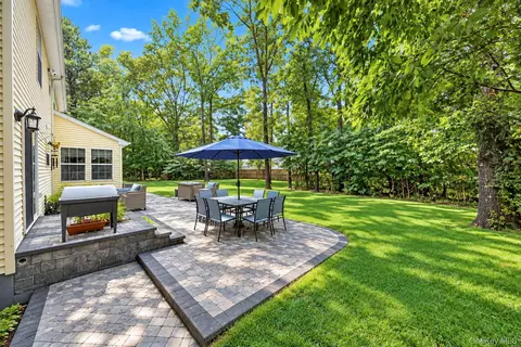 Exterior - 344 Barton Ave, Brookhaven, NY 11772 photo 7 of 11