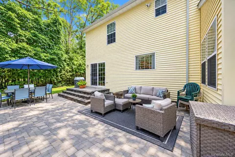 Exterior - 344 Barton Ave, Brookhaven, NY 11772 photo 8 of 11