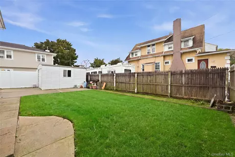 Exterior - 75 Harding Pl, Freeport, NY 11520 photo 4 of 9
