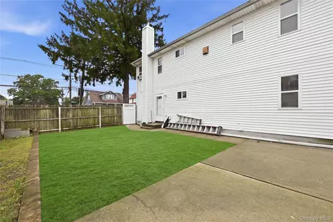 Exterior - 75 Harding Pl, Freeport, NY 11520 photo 6 of 9